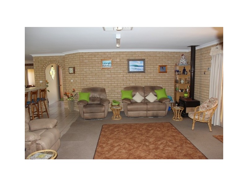 7 Batavia Place, Mahomets Flats WA 6530