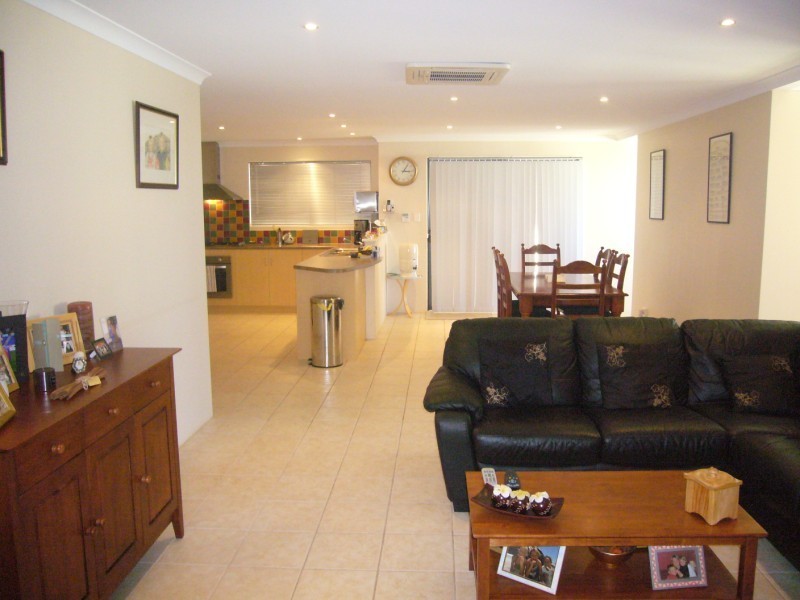 41 Jackson Loop, Wandina WA 6530