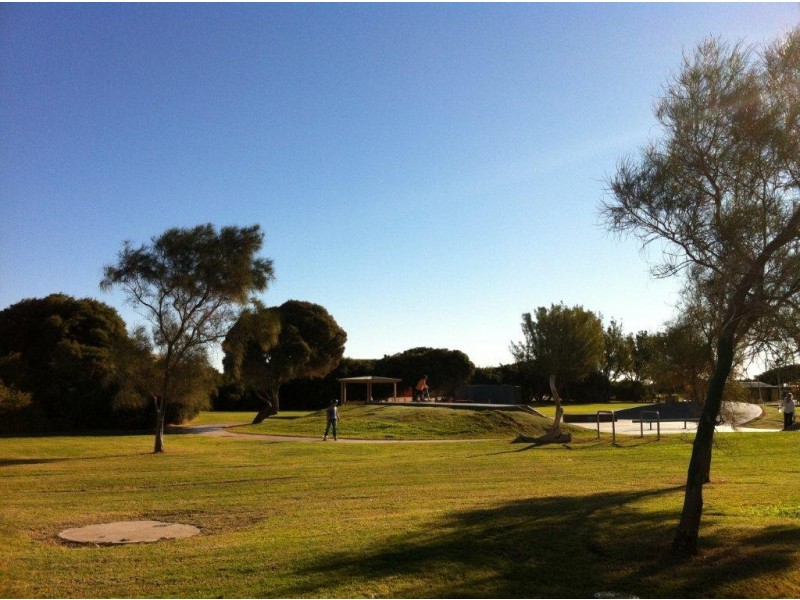 5 Lockyer Road, Tarcoola Beach WA 6530