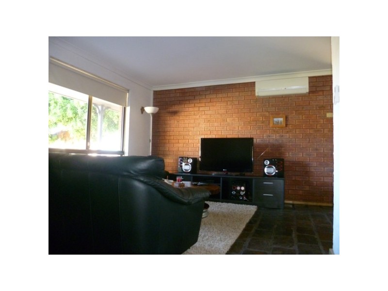 5 Lockyer Road, Tarcoola Beach WA 6530