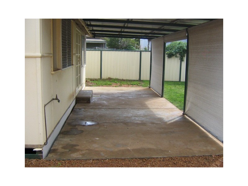 3 Bradley Street, Beachlands WA 6530