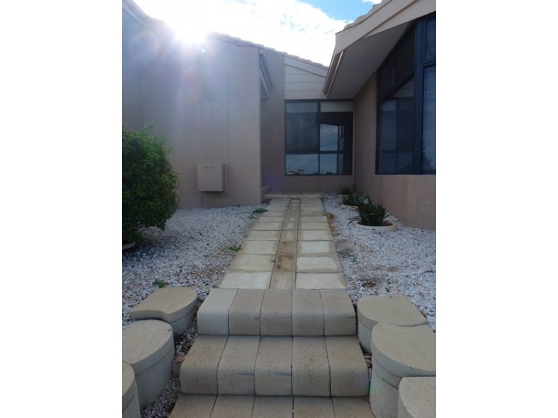 6 Glendinning Road, Tarcoola Beach WA 6530