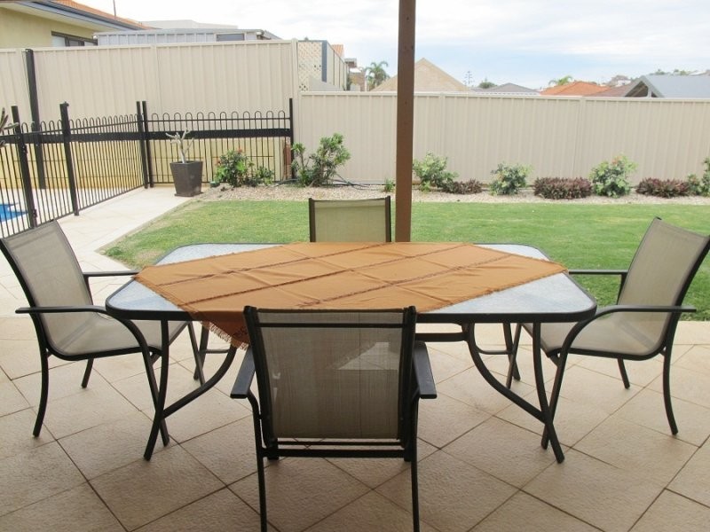 6 Glendinning Road, Tarcoola Beach WA 6530