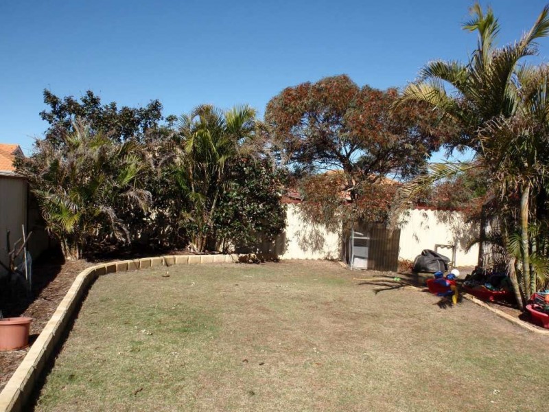 25 Weeloo Road, Waggrakine WA 6530