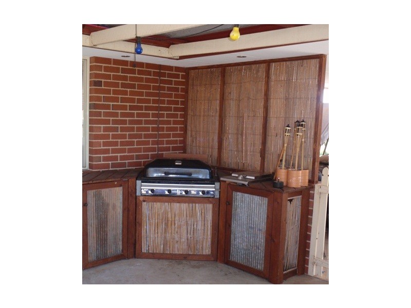 25 Weeloo Road, Waggrakine WA 6530