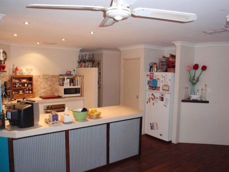 25 Weeloo Road, Waggrakine WA 6530