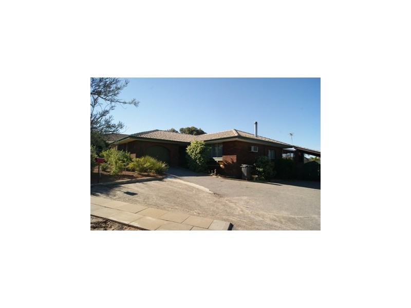 11 Thomas Avenue, Geraldton WA 6530