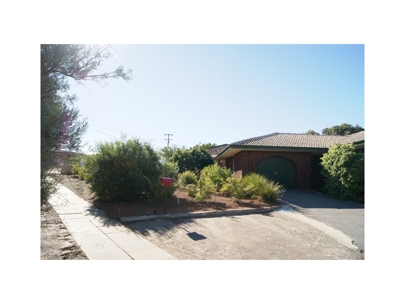 11 Thomas Avenue, Geraldton WA 6530