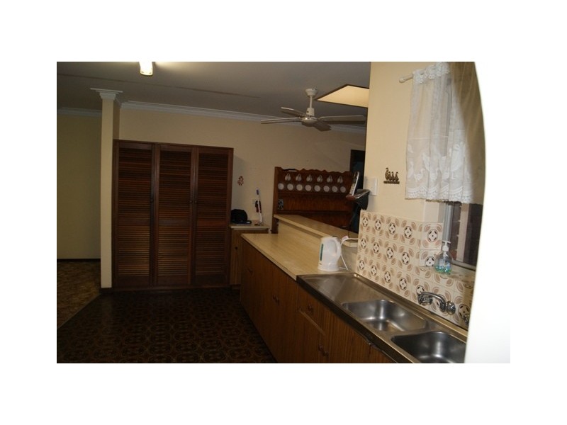 11 Thomas Avenue, Geraldton WA 6530