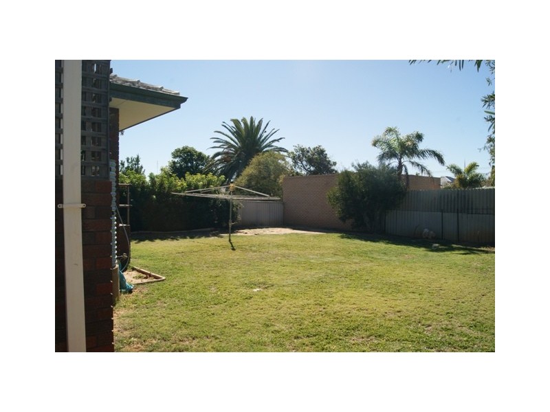11 Thomas Avenue, Geraldton WA 6530