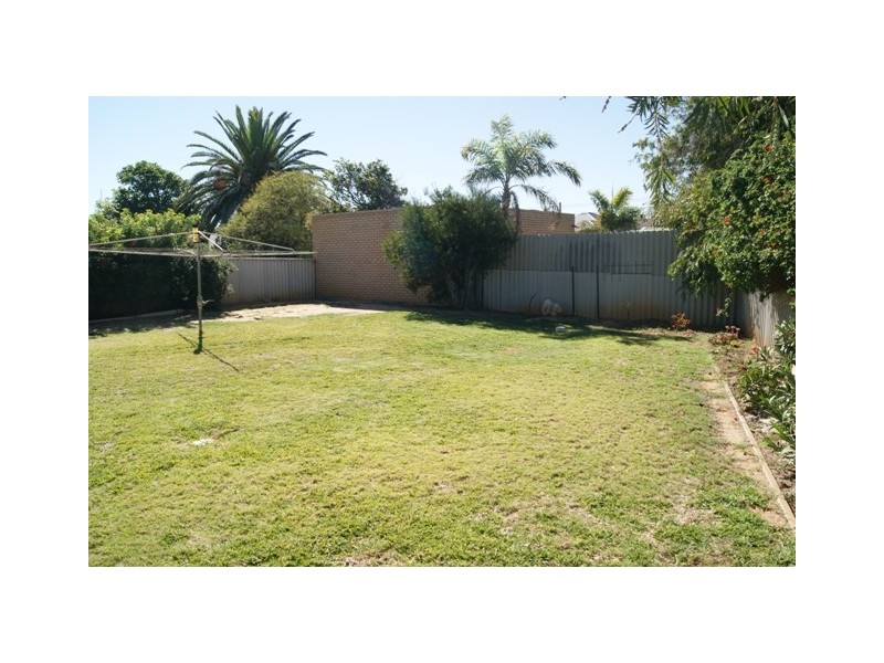 11 Thomas Avenue, Geraldton WA 6530
