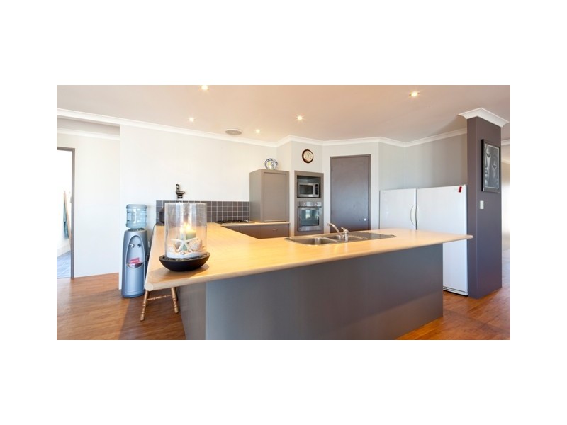 27 Wallabi Drive, Wandina WA 6530