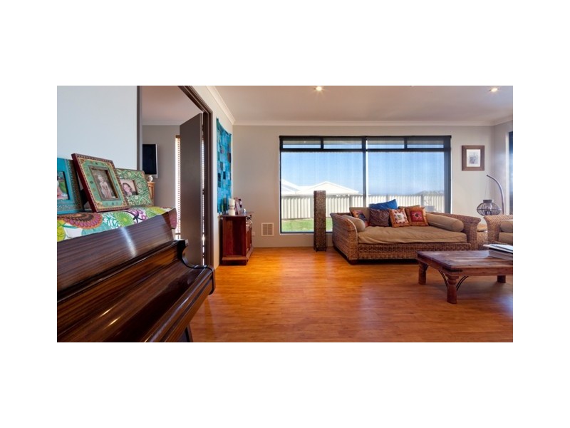 27 Wallabi Drive, Wandina WA 6530