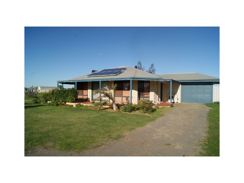 15 Dressage Circle, Deepdale WA 6532