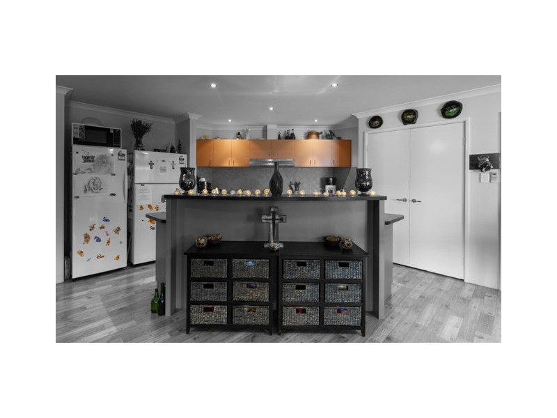 15 Polwarth Parade, Deepdale WA 6532