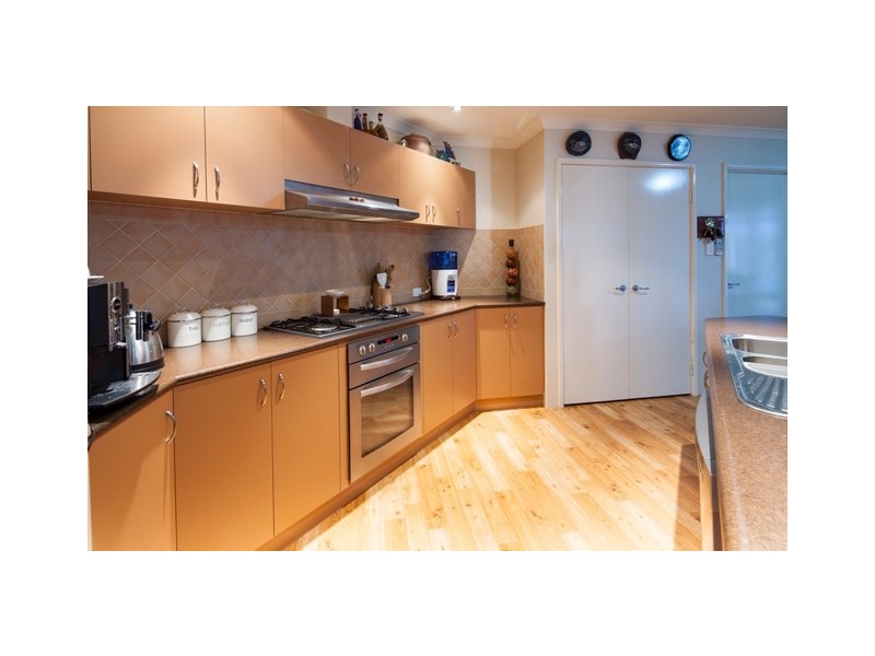 15 Polwarth Parade, Deepdale WA 6532