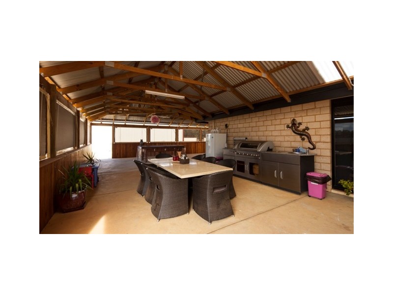 15 Polwarth Parade, Deepdale WA 6532