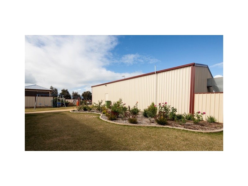 15 Polwarth Parade, Deepdale WA 6532