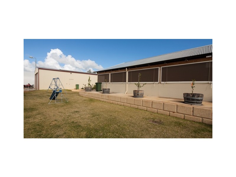 15 Polwarth Parade, Deepdale WA 6532