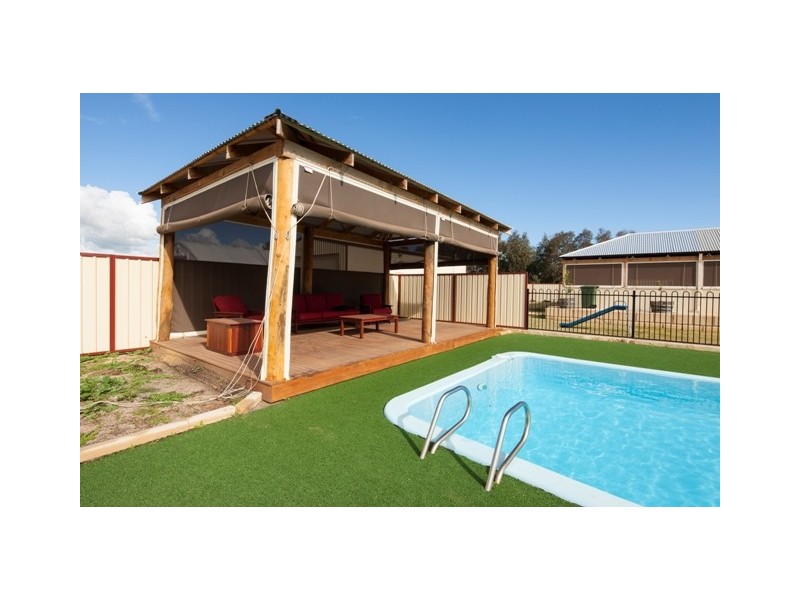 15 Polwarth Parade, Deepdale WA 6532