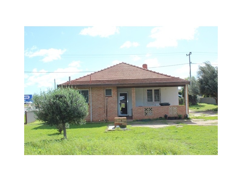 230 Place Road, Wonthella WA 6530