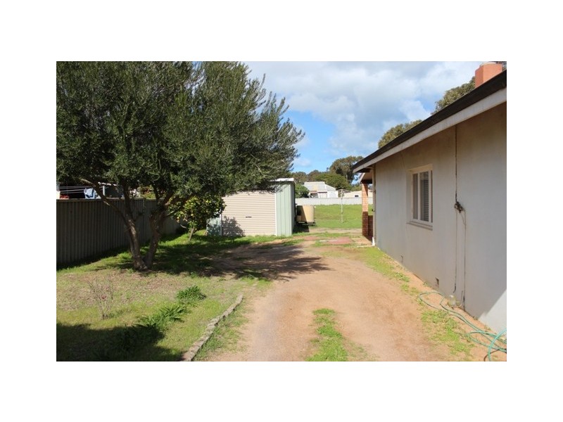 230 Place Road, Wonthella WA 6530