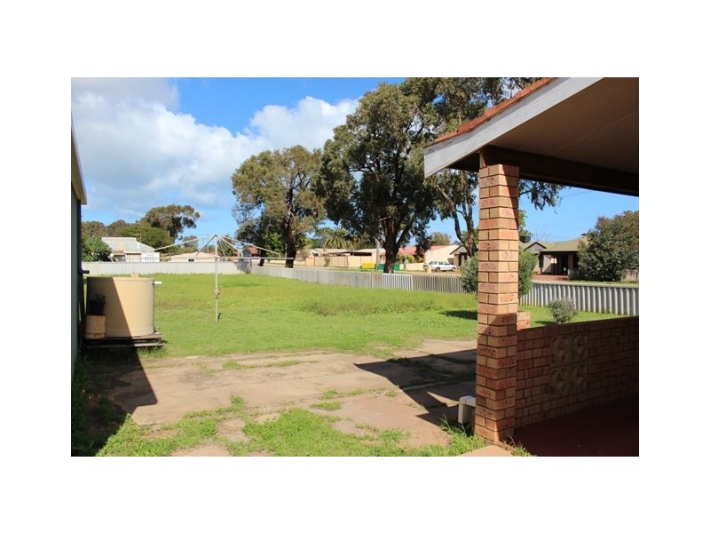 230 Place Road, Wonthella WA 6530