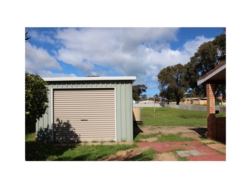 230 Place Road, Wonthella WA 6530