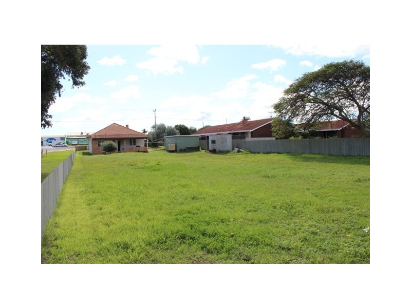 230 Place Road, Wonthella WA 6530