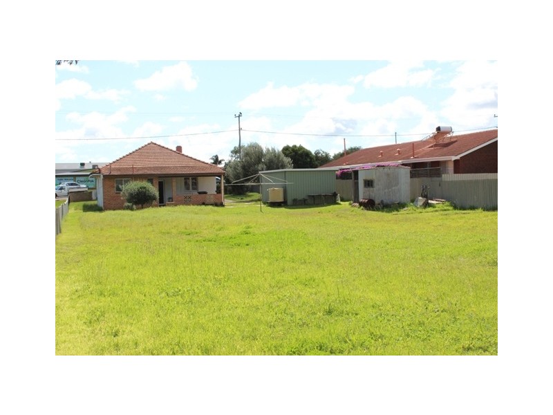 230 Place Road, Wonthella WA 6530