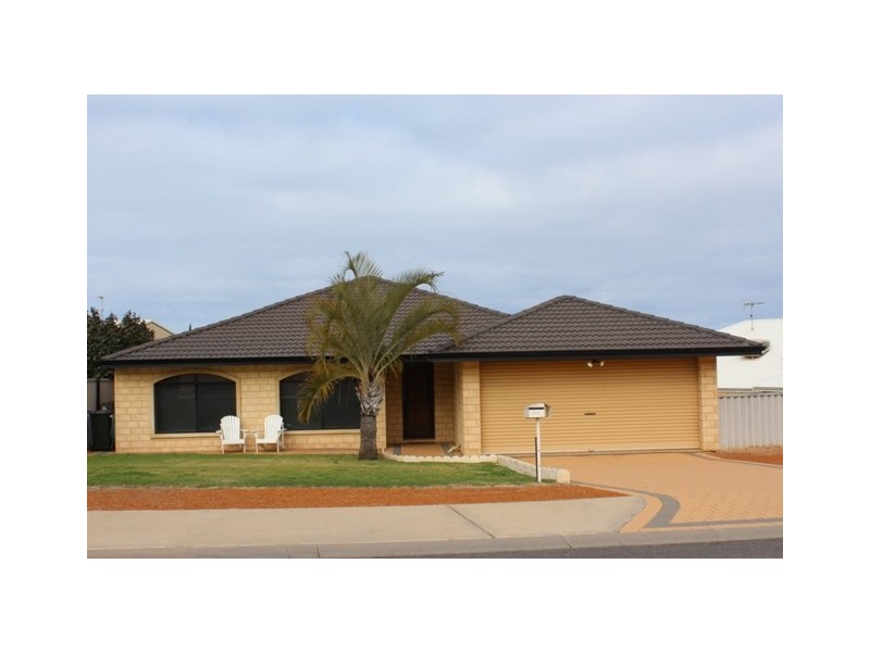 10 Bellimos Drive, Wandina WA 6530