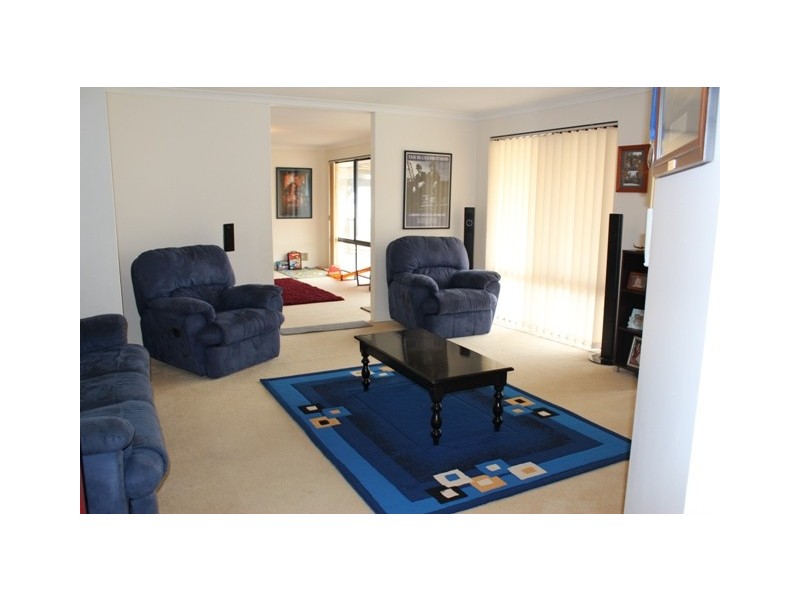 10 Bellimos Drive, Wandina WA 6530