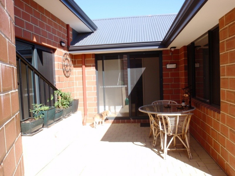 13/4 McDermott Avenue, Wandina WA 6530