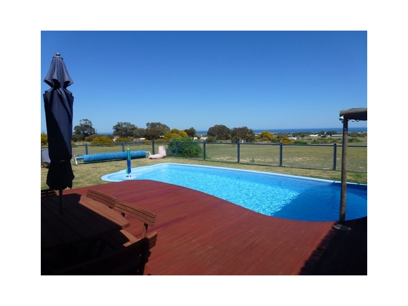 19 Calder Place, Waggrakine WA 6530