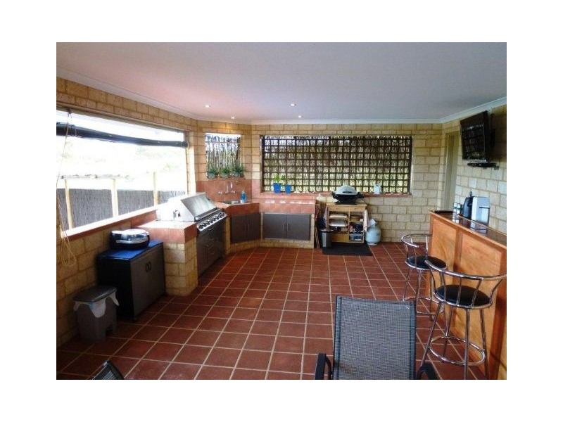 19 Calder Place, Waggrakine WA 6530