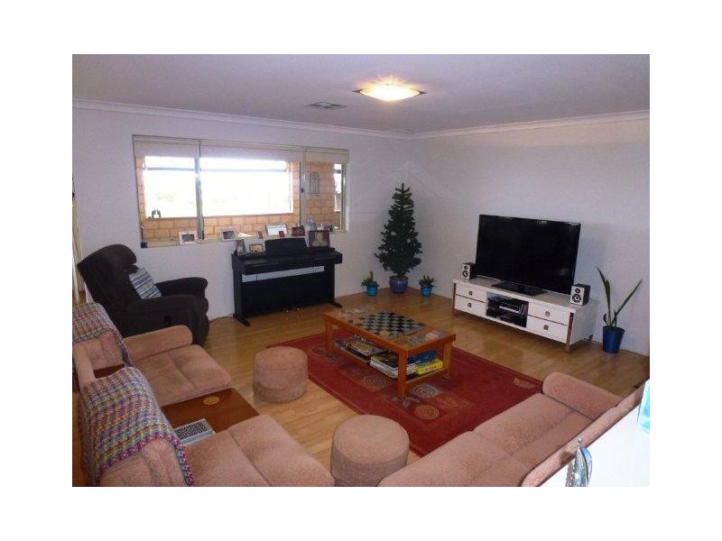 19 Calder Place, Waggrakine WA 6530