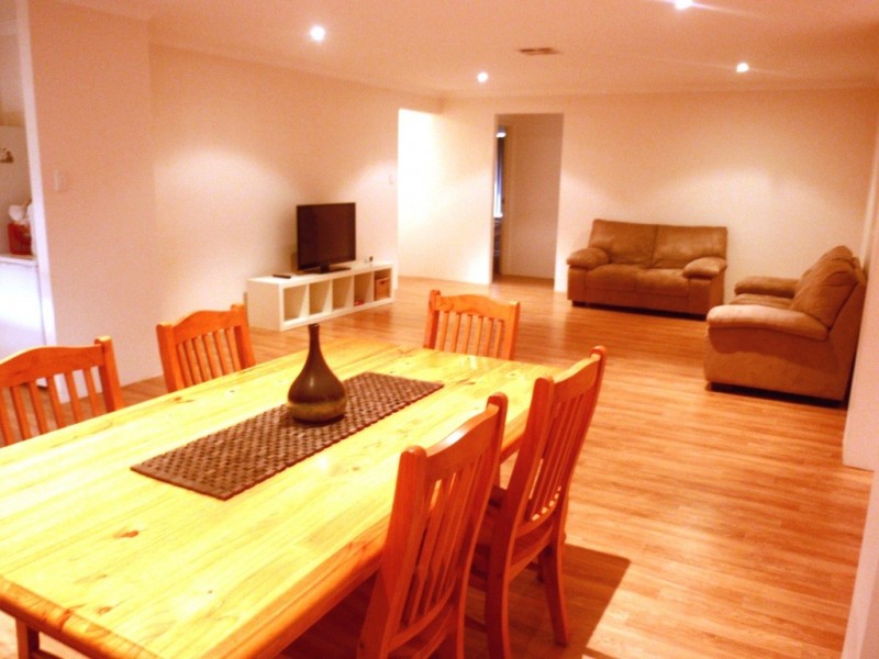 14 Coveside Way, Drummond Cove WA 6532