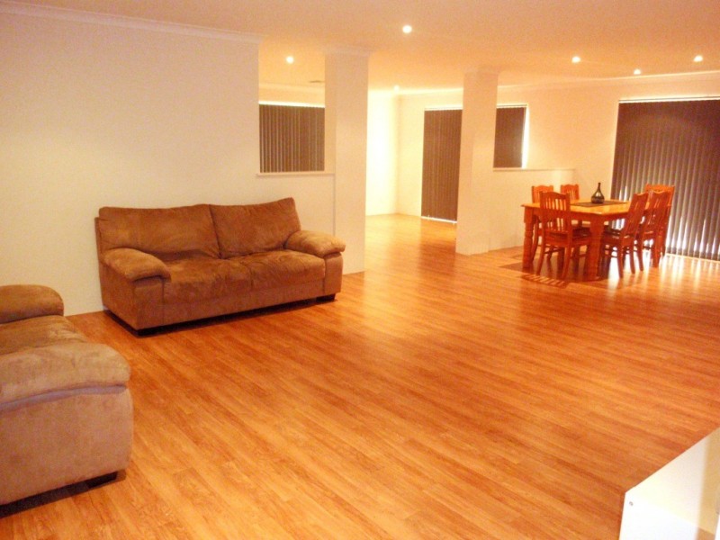 14 Coveside Way, Drummond Cove WA 6532