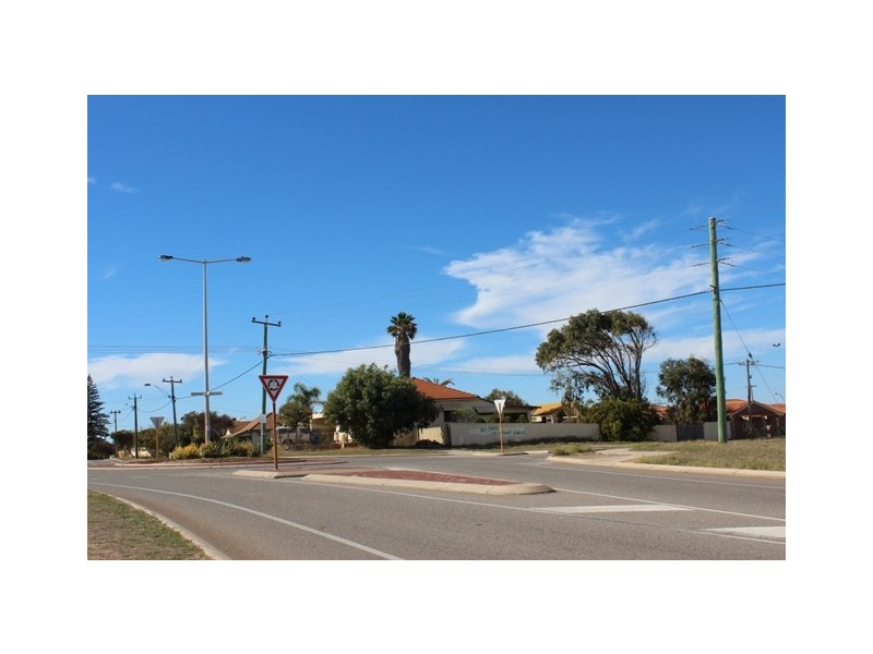 205 Shenton Street, Beachlands WA 6530