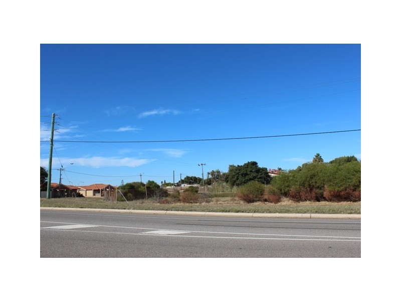 205 Shenton Street, Beachlands WA 6530