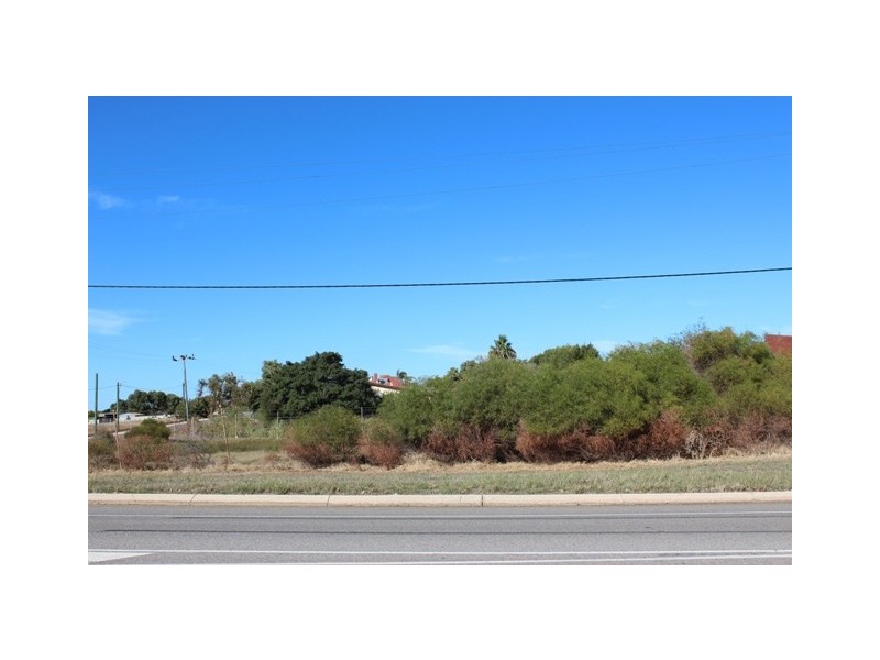 205 Shenton Street, Beachlands WA 6530