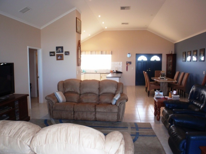 1 Brockman Close, Moresby WA 6530