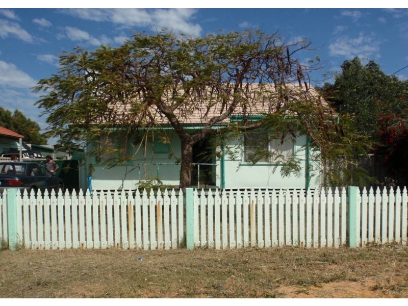 14 Whitfield Street, Beachlands WA 6530