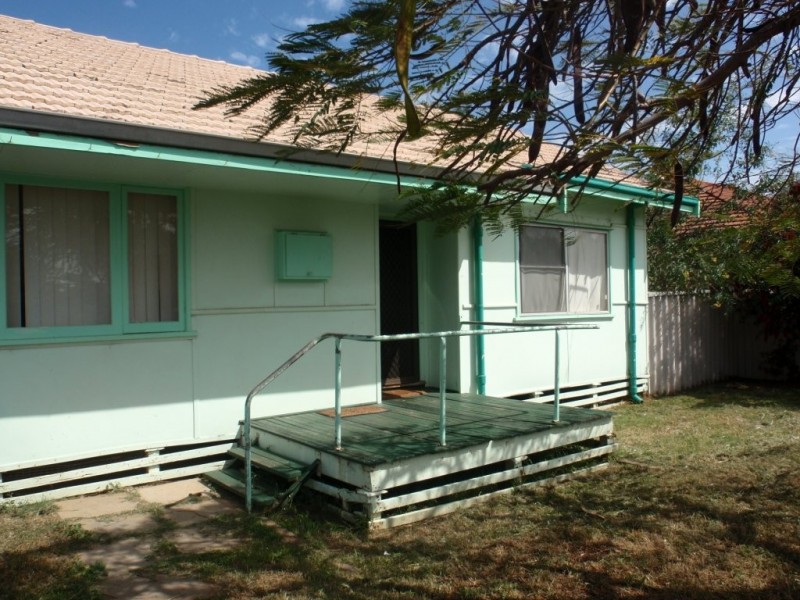 14 Whitfield Street, Beachlands WA 6530