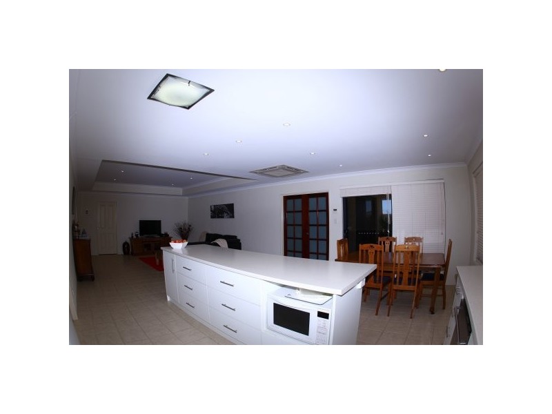 8 Derna Parade, Wandina WA 6530