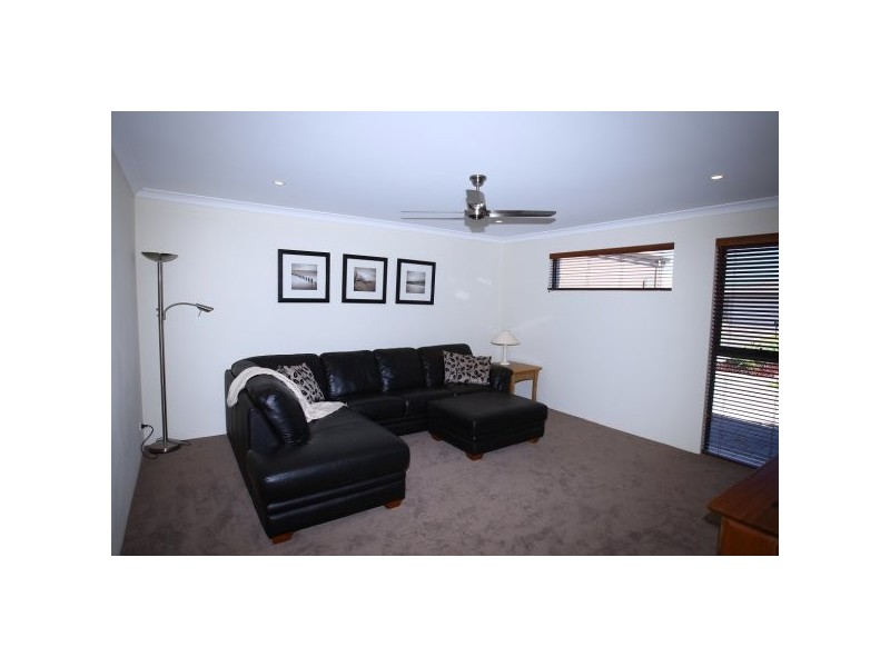 8 Derna Parade, Wandina WA 6530