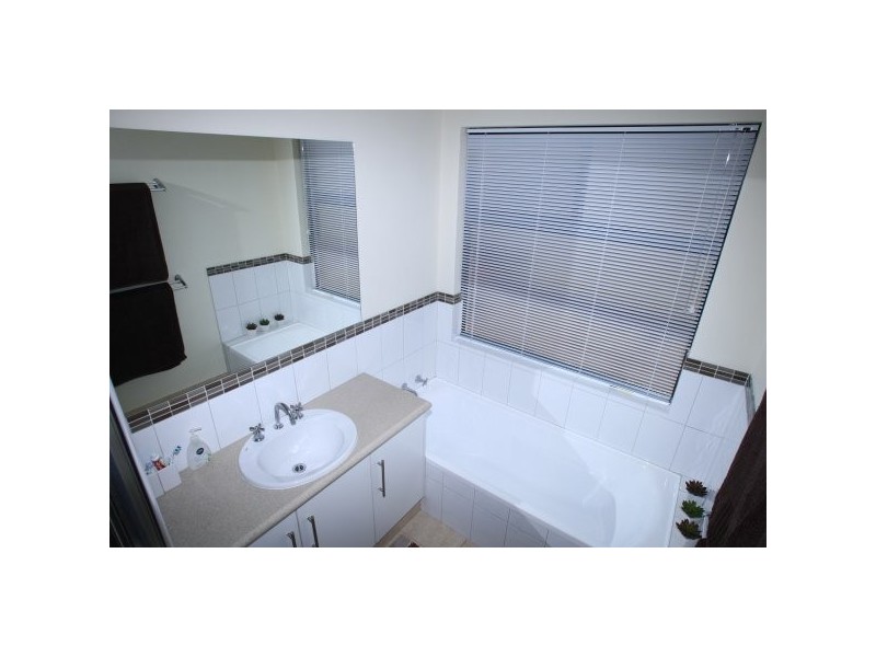 8 Derna Parade, Wandina WA 6530