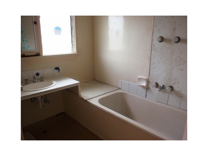 65 Whitfield Street, Beachlands WA 6530