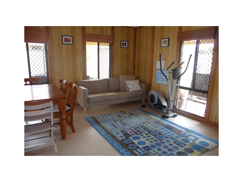 9 Thames Drive, Cape Burney WA 6532