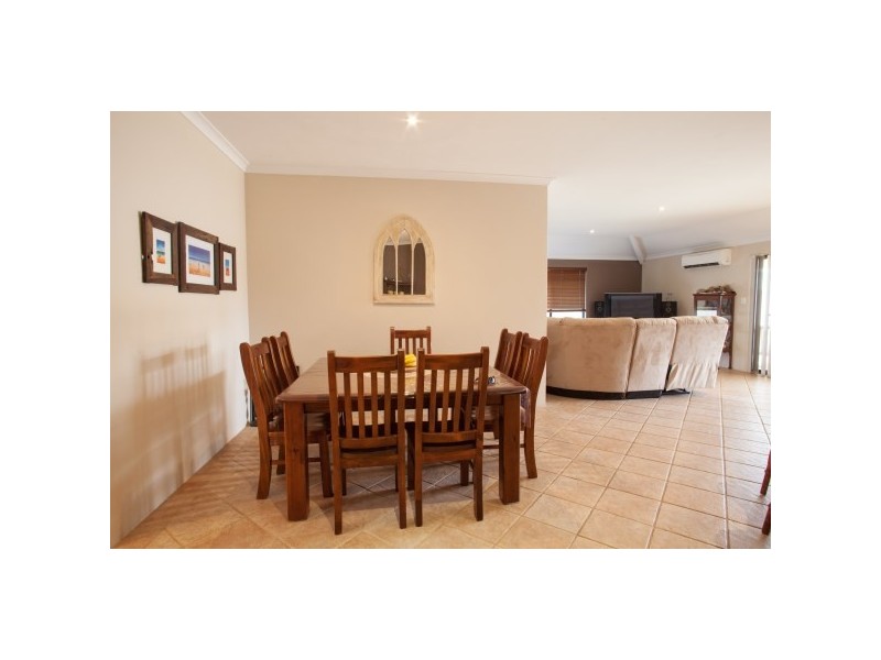 1 Bluewater Close, Drummond Cove WA 6532